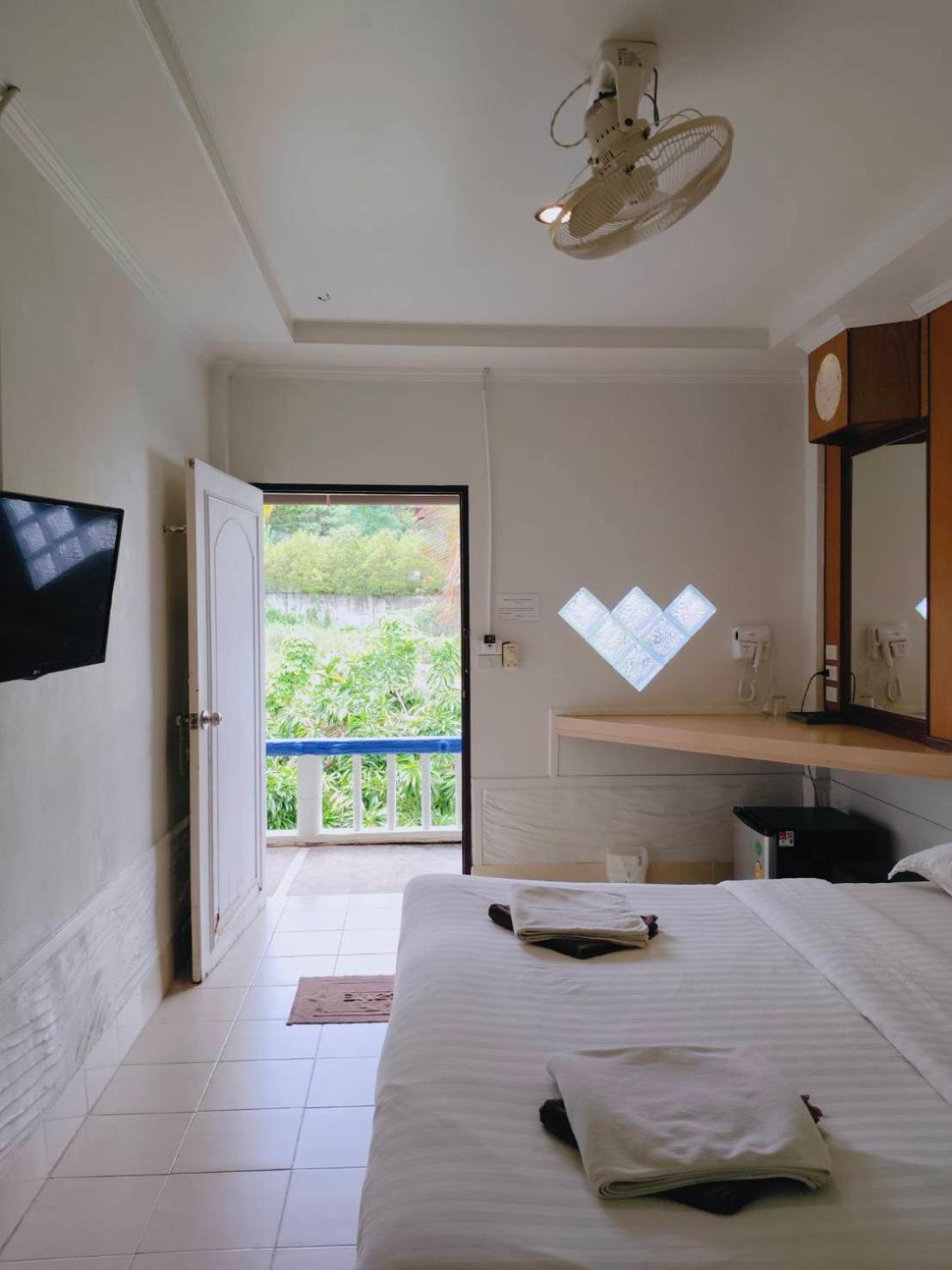 Simple Life Talay & Divers Resort Тао Екстер'єр фото